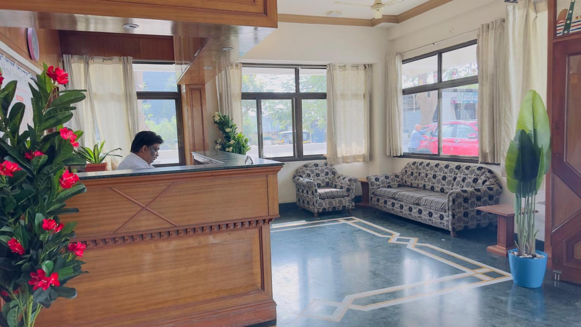 Hotel Indore Palace - Feel At Home Shirdi Ngoại thất bức ảnh