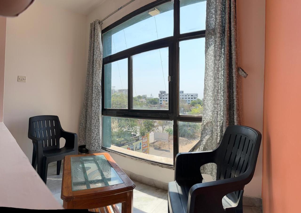 Hotel Indore Palace - Feel At Home Shirdi Ngoại thất bức ảnh